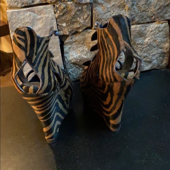 Zoraide platforms - Picture 3 of 4